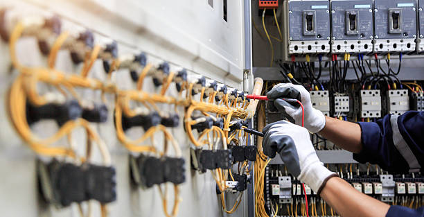 Professional Electrician technician working in Los Angeles, CA